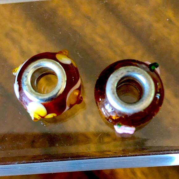 2-amber colored floral blown glass bracelet/ necklace spacer beads - Picture 9 of 10